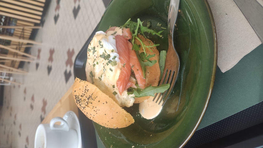 Benedict Eggs with Salmon